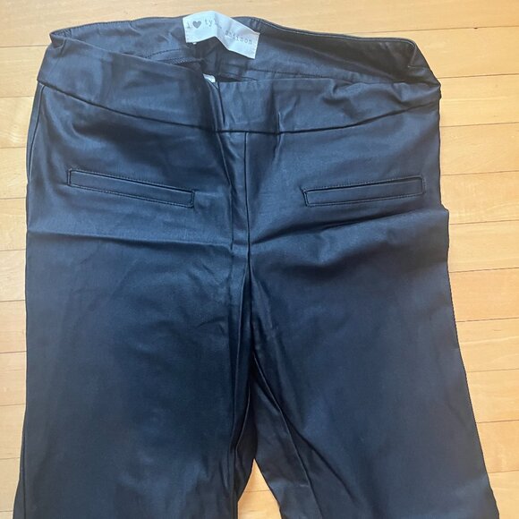 I Love Tyler Madison The Mara Stretch waxed leggings, Black, Size S. - Picture 2 of 4